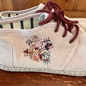TOMS Bota Booties Pink Embroidered Suede Rope Lace Women’s 9.5